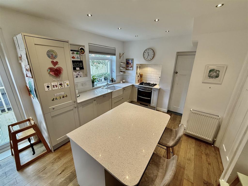 Property photo 3 of 18 Kitchen/Dining