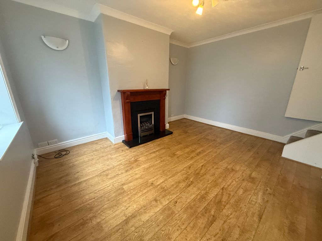 Property photo 2 of 18 Bedroom