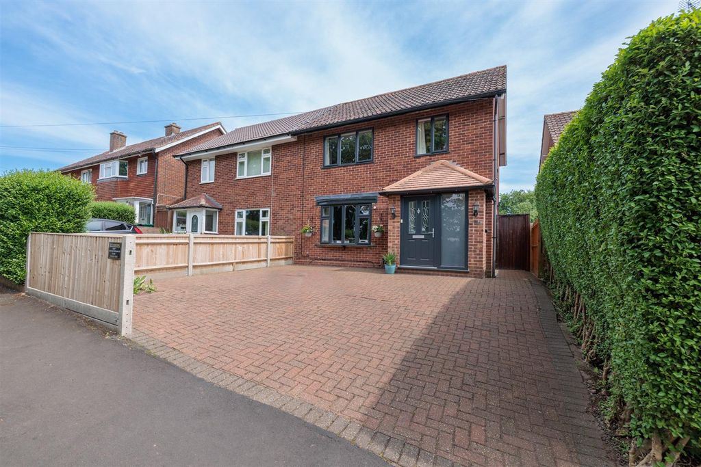 Property photo 1 of 11 Dulwich Way - Front.Jpg