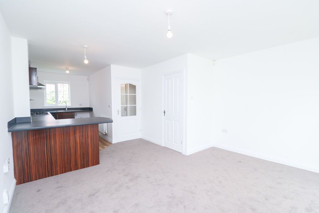 Property photo 2 of 12 Lounge/Kitchen