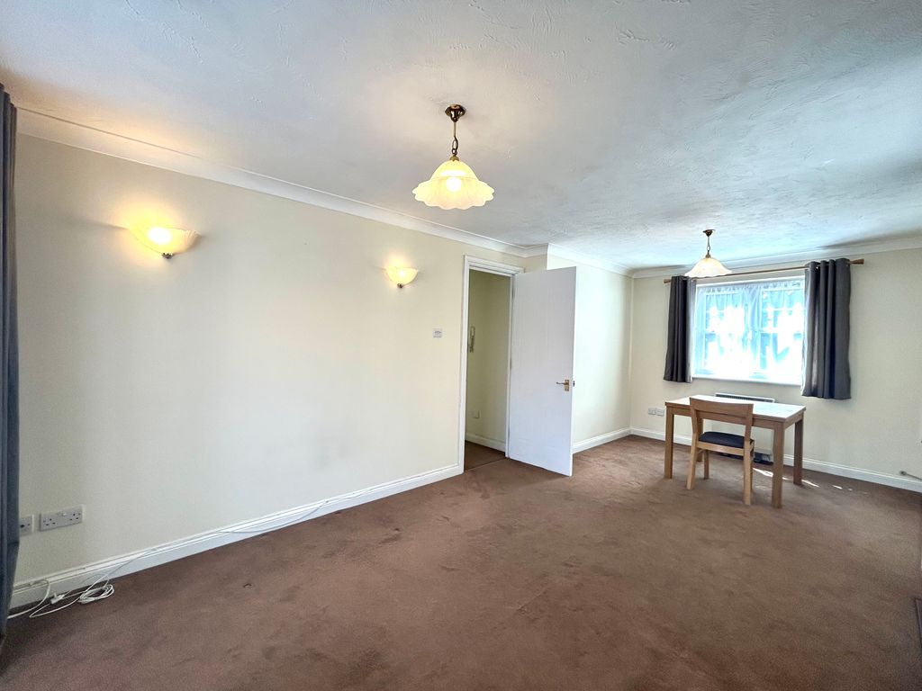 Property photo 3 of 6 Photograph