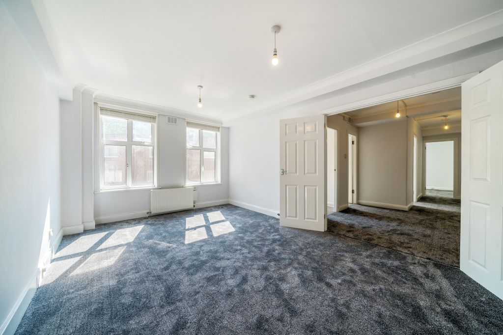 Property photo 1 of 6 Reception