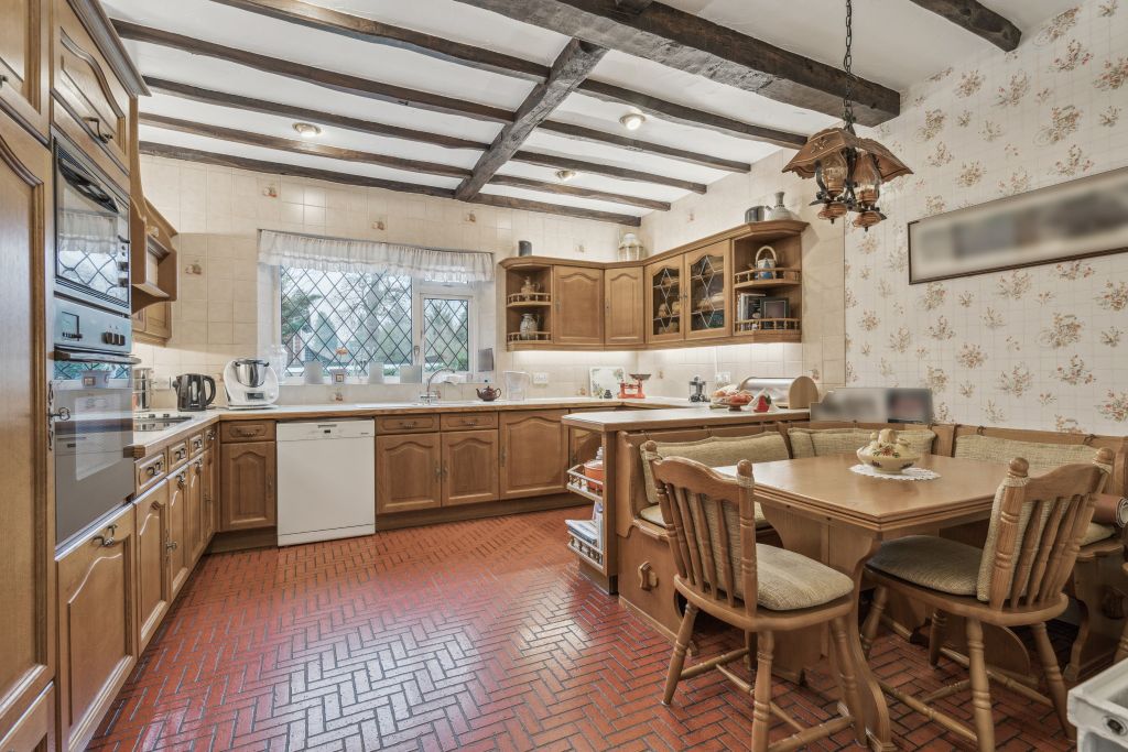 Property photo 3 of 12