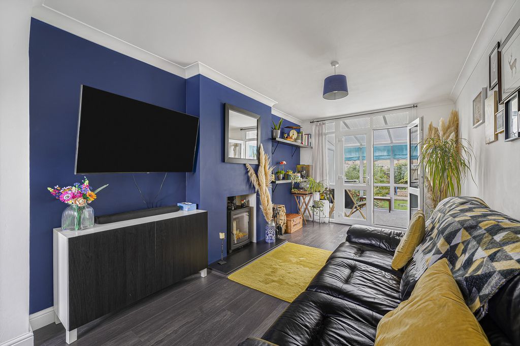 Property photo 2 of 22