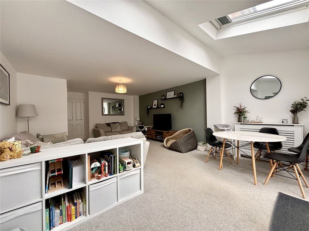 Property photo 3 of 18 Picture No. 14