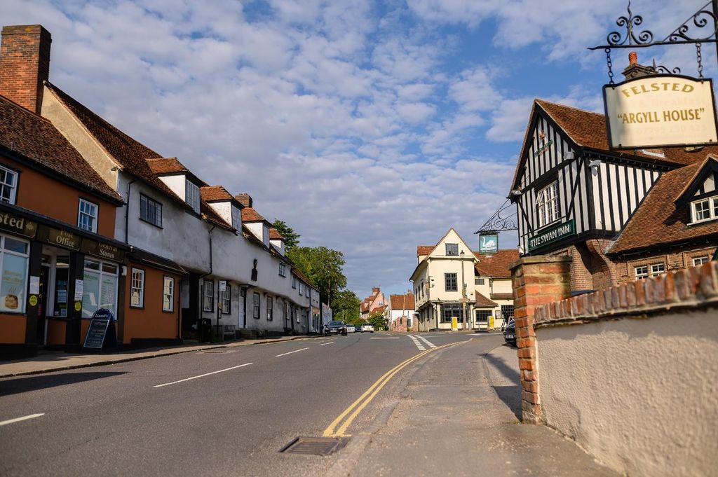 Property photo 3 of 9 Felsted_13__1288002228.Jpg