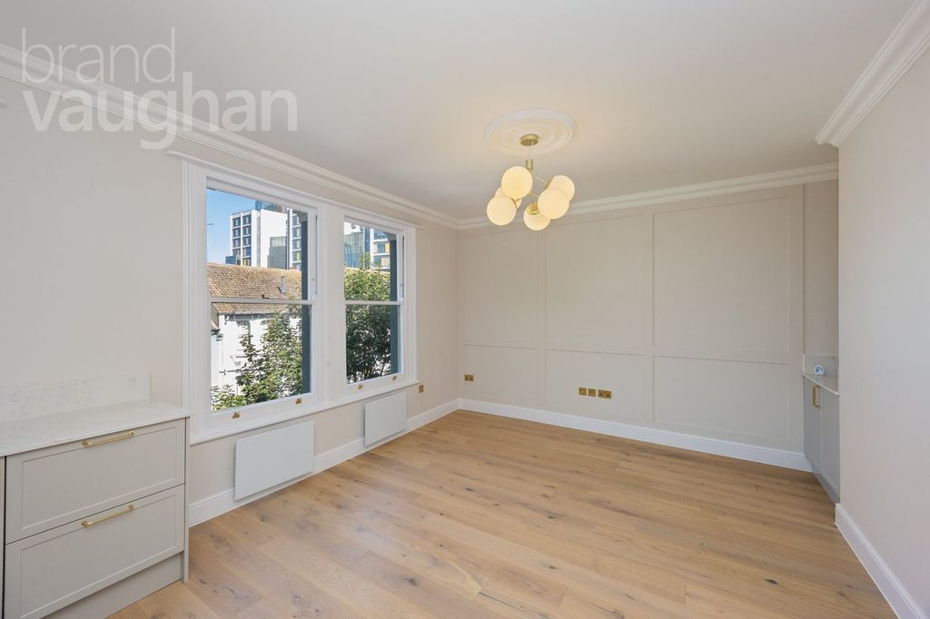 Property photo 2 of 17 Picture No. 02