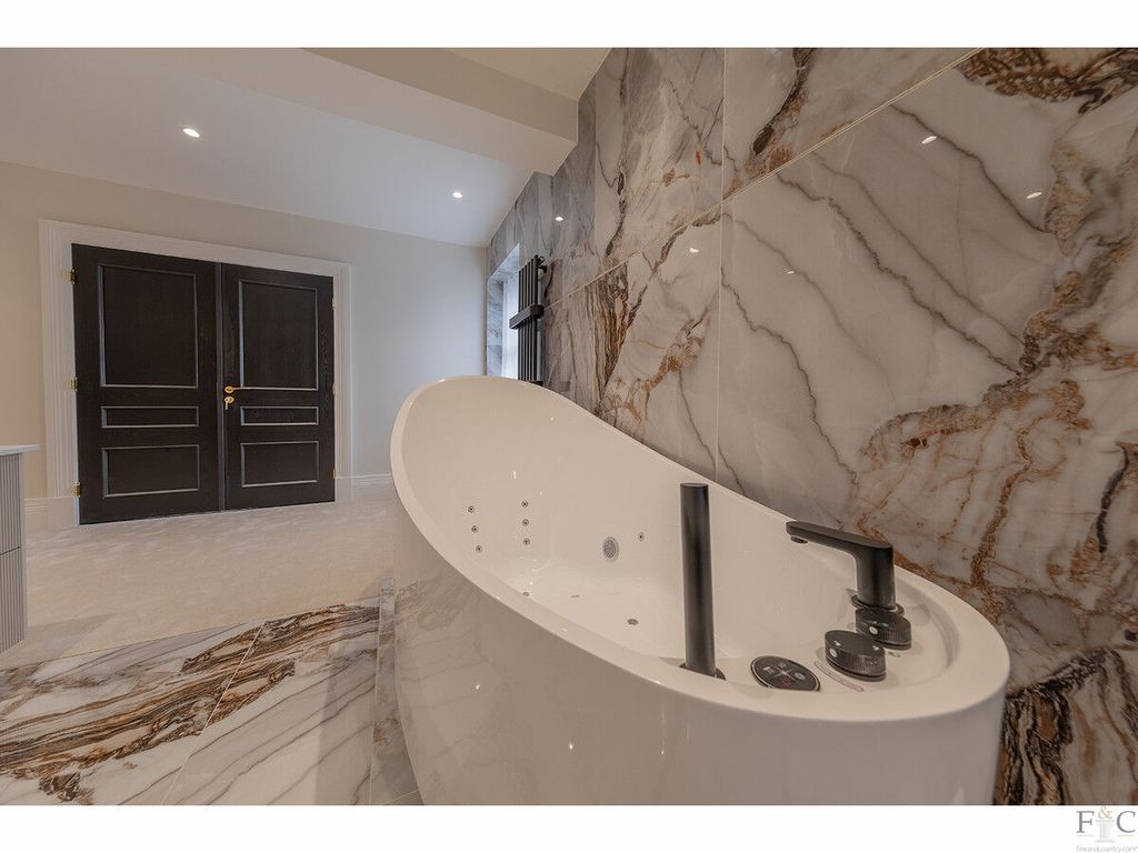 Additional image 18 of 6 bed detached house for saleStoughton Drive South, Leicester LE2