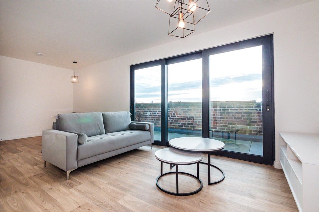 Property photo 3 of 9 Picture No. 16