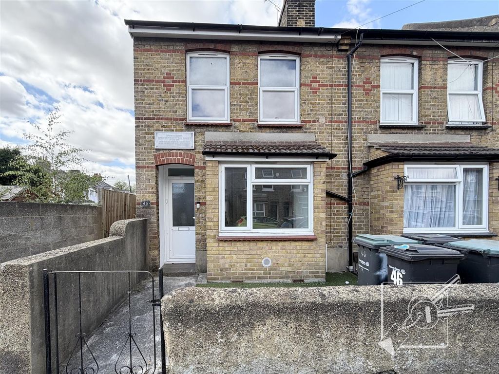 Property photo 1 of 19 External