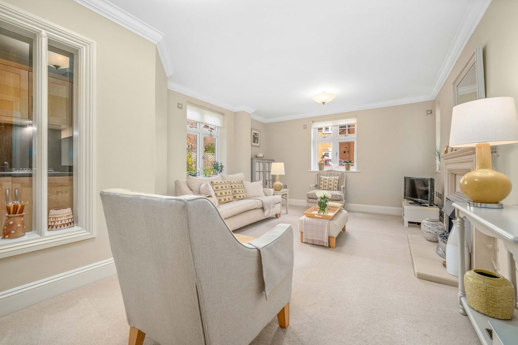 Property photo 3 of 13