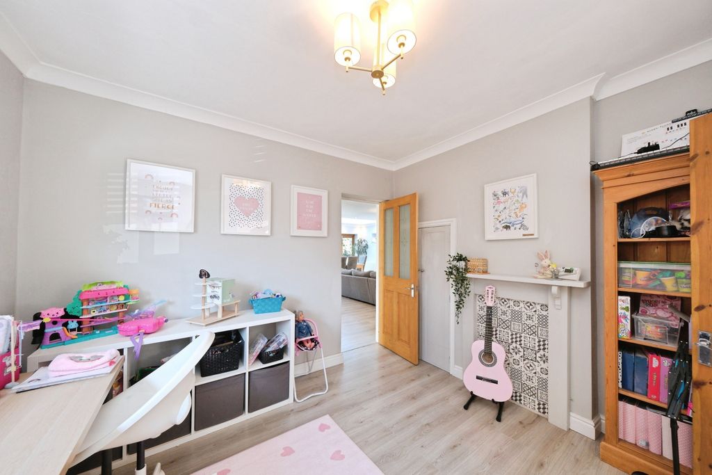 Additional image 6 of 5 bed detached house for saleWyvern Avenue, Nottingham NG10