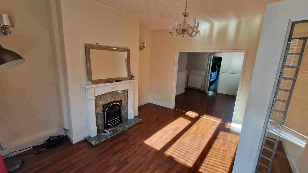 Property photo 3 of 12