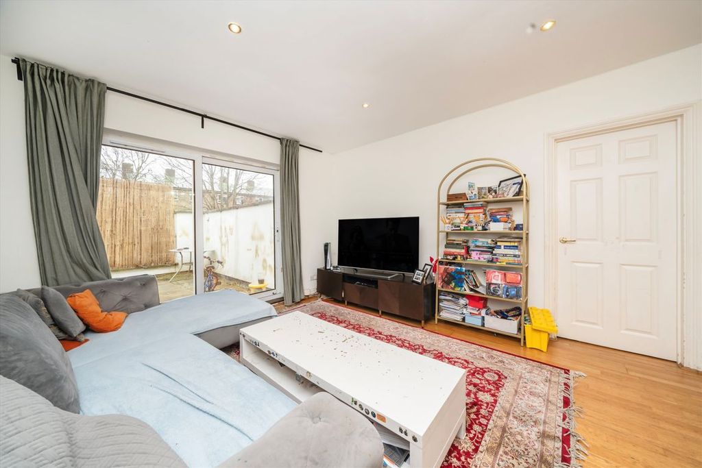 Property photo 3 of 6