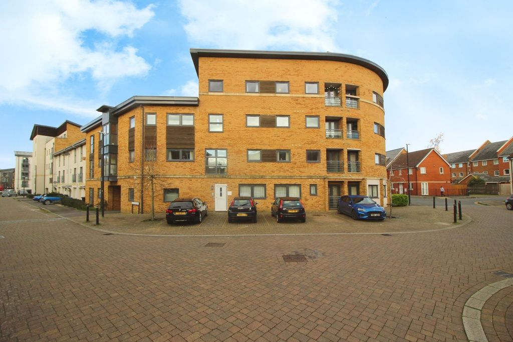 Property photo 1 of 9