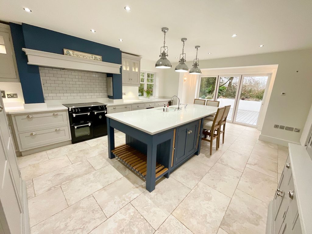 Property photo 2 of 35