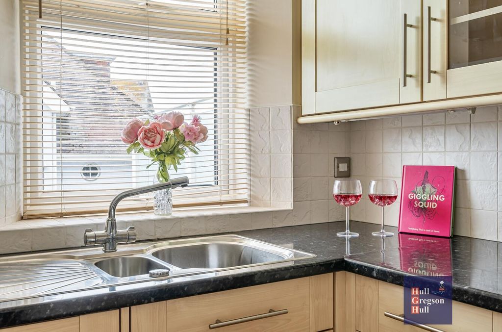 Property photo 2 of 31 5F02442c-7643-4c33-Bd0c-ee183d31Bd0B.Jpg