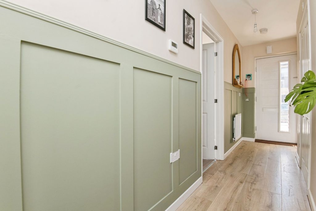 Property photo 2 of 12 Hall