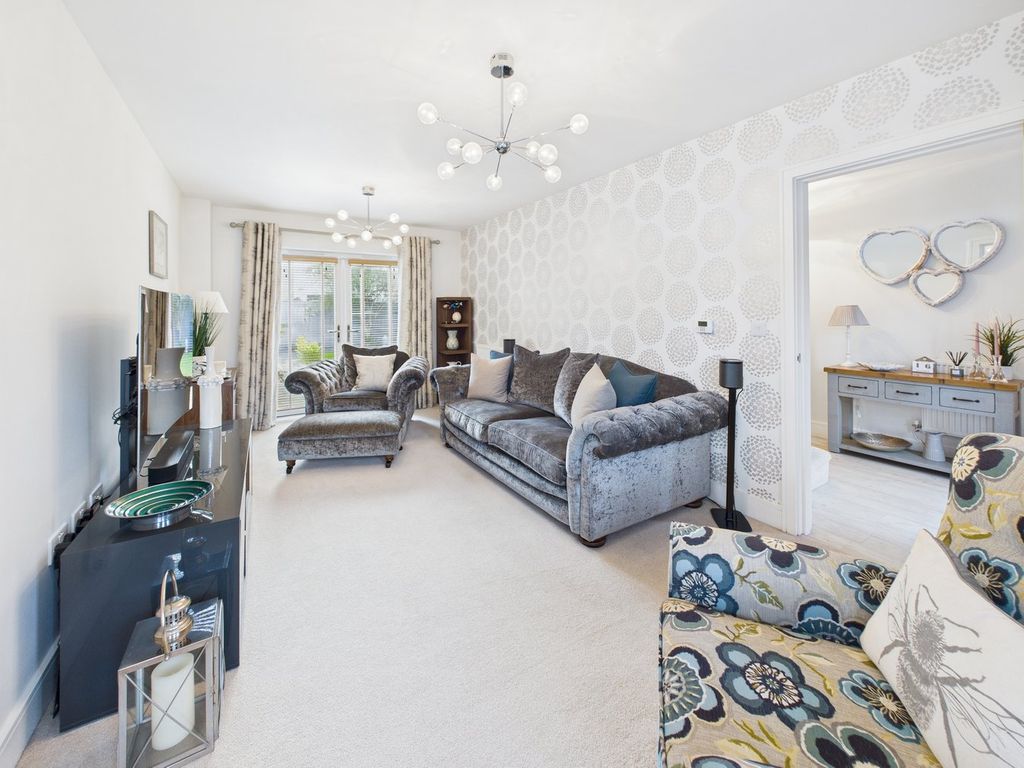 Property photo 2 of 25