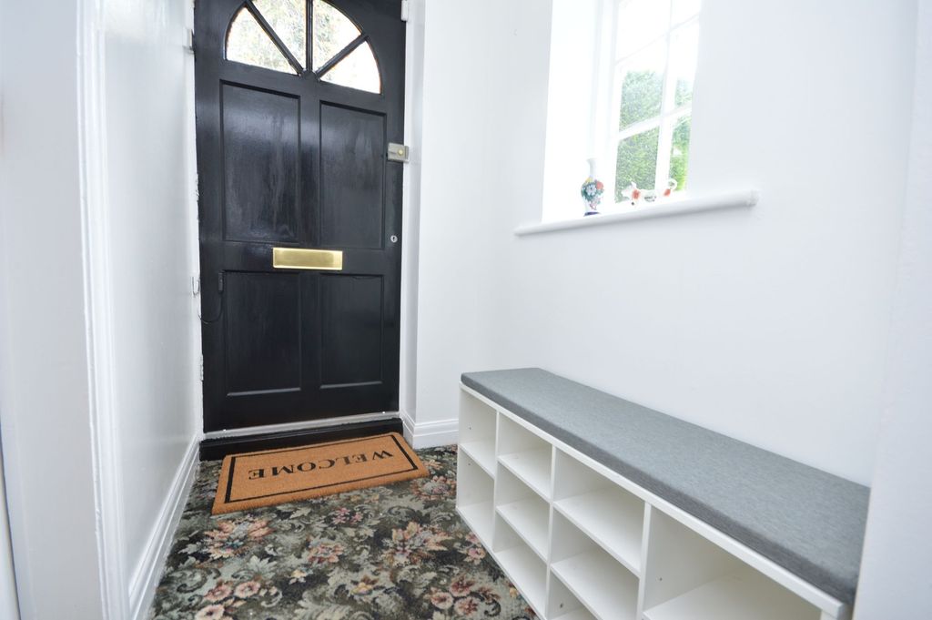 Property photo 2 of 29