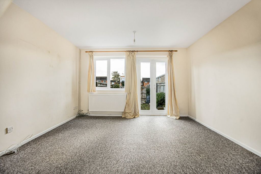 Property photo 3 of 14 Living Room