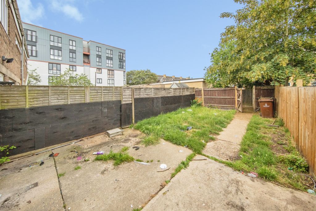 Property photo 3 of 13