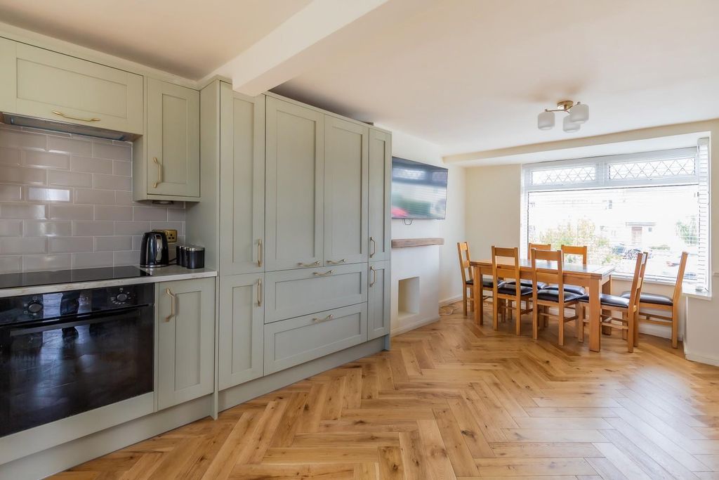 Property photo 2 of 21 49 (6 Of 23).Jpg