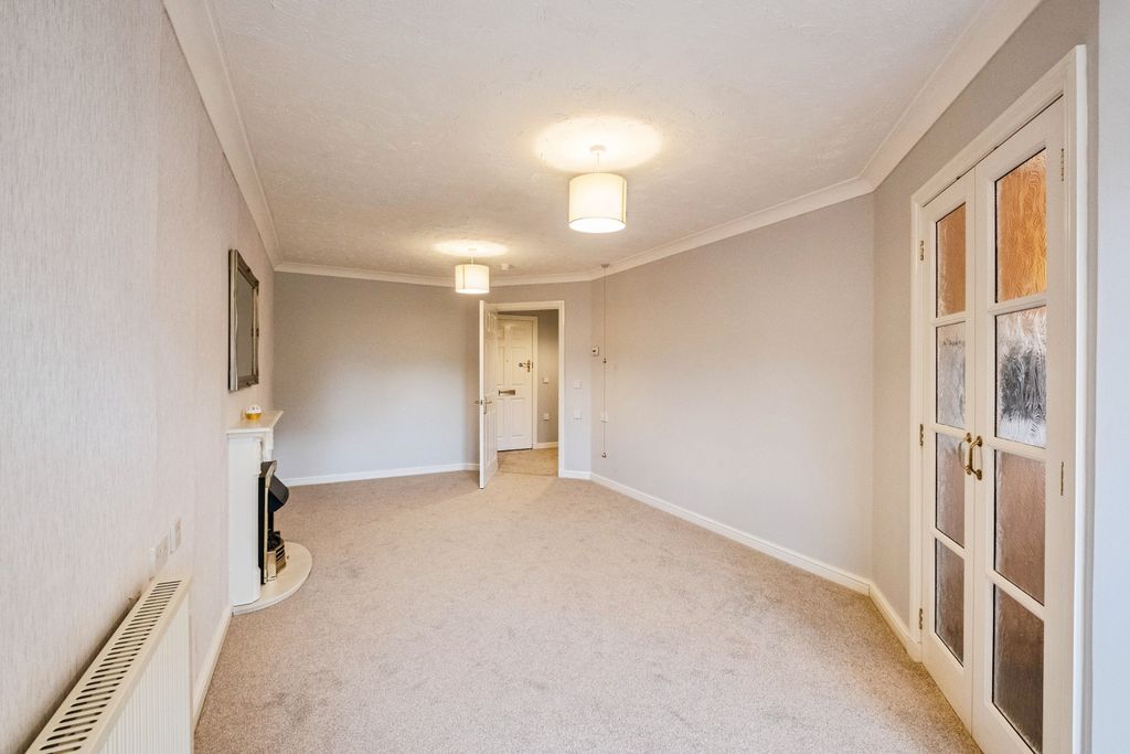 Property photo 3 of 15 Living Room