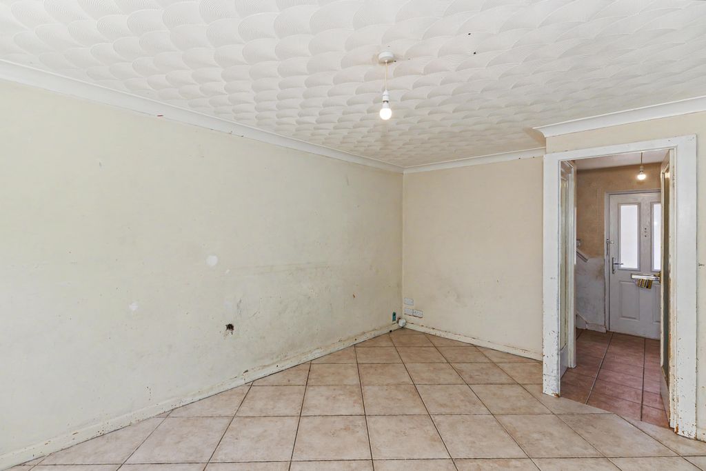 Property photo 3 of 13 11 Swale Path, Bedford, Bedfordshire, Mk41 7Xs