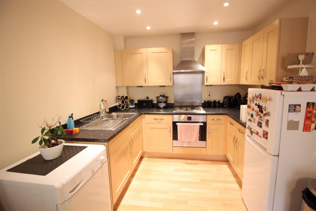 Property photo 2 of 10 Open Plan Lounge / Kitchen