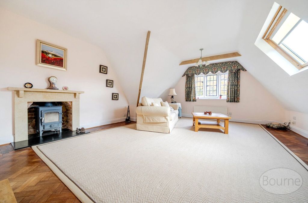 Property photo 2 of 20 Picture No. 12