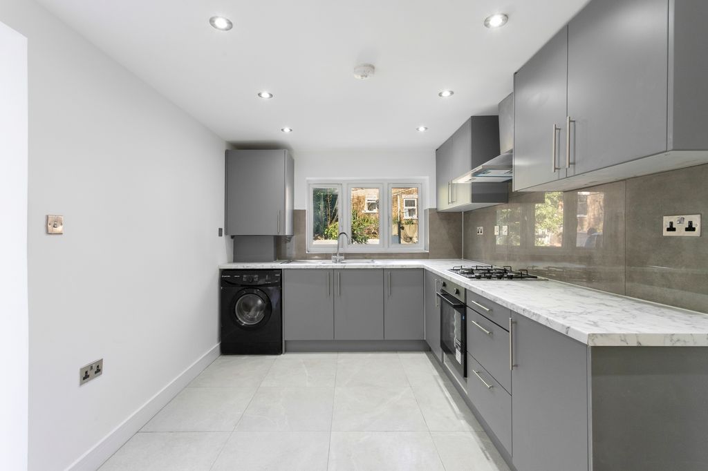 Property photo 2 of 14 2