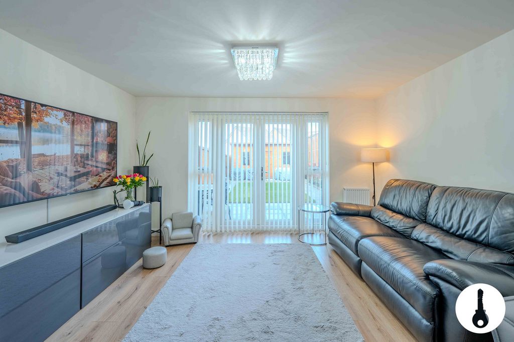 Property photo 3 of 22