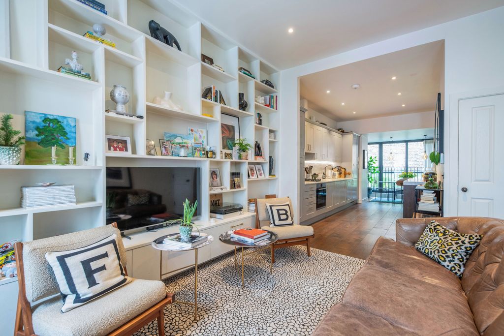 Property photo 2 of 9 Picture No. 24