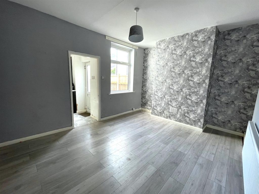 Property photo 3 of 16 c2.Jpg