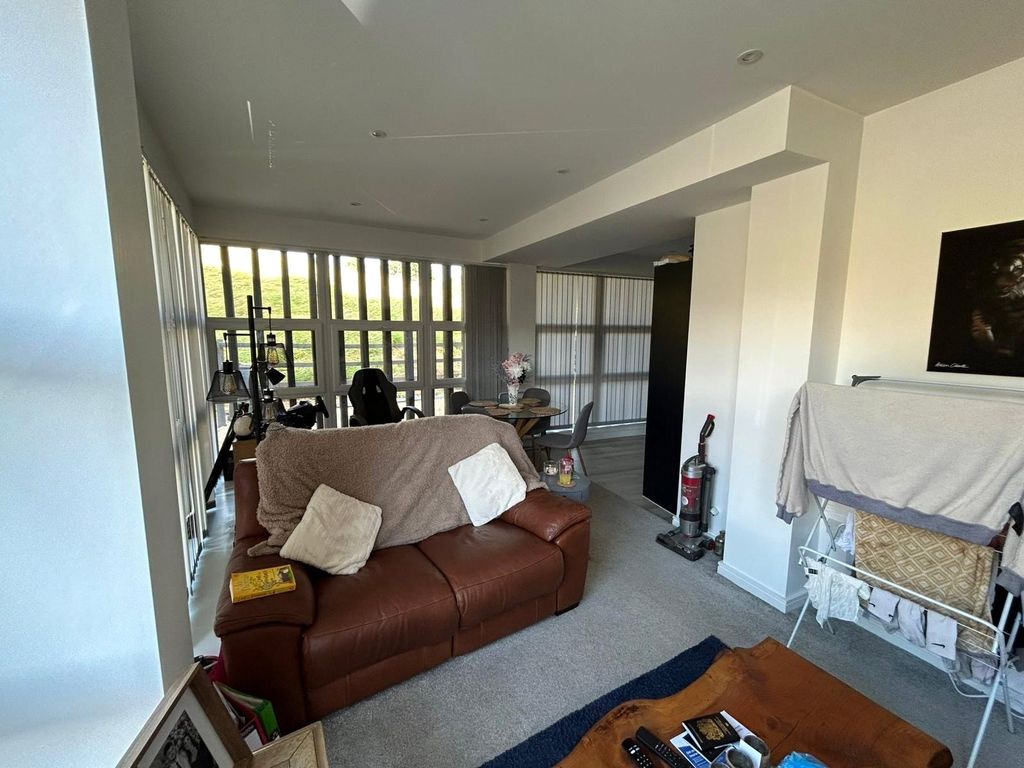 Property photo 3 of 11 Picture No. 10