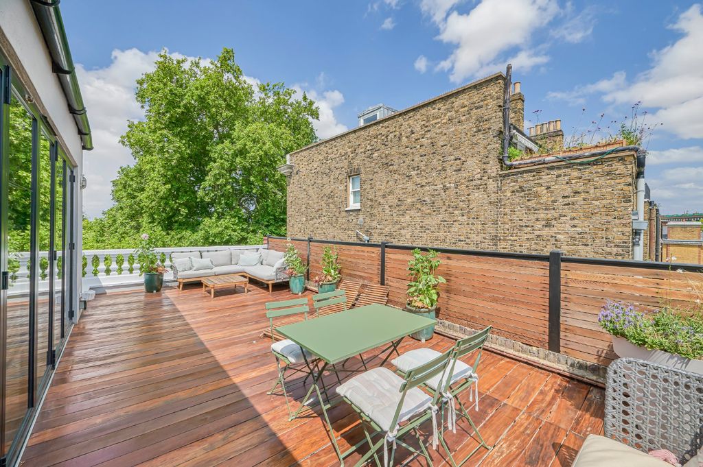 Property photo 2 of 18 Picture No. 35