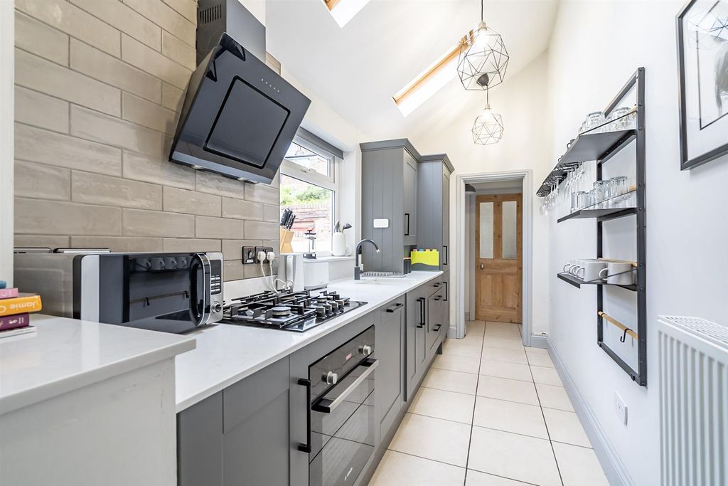 Property photo 3 of 15 Kitchen