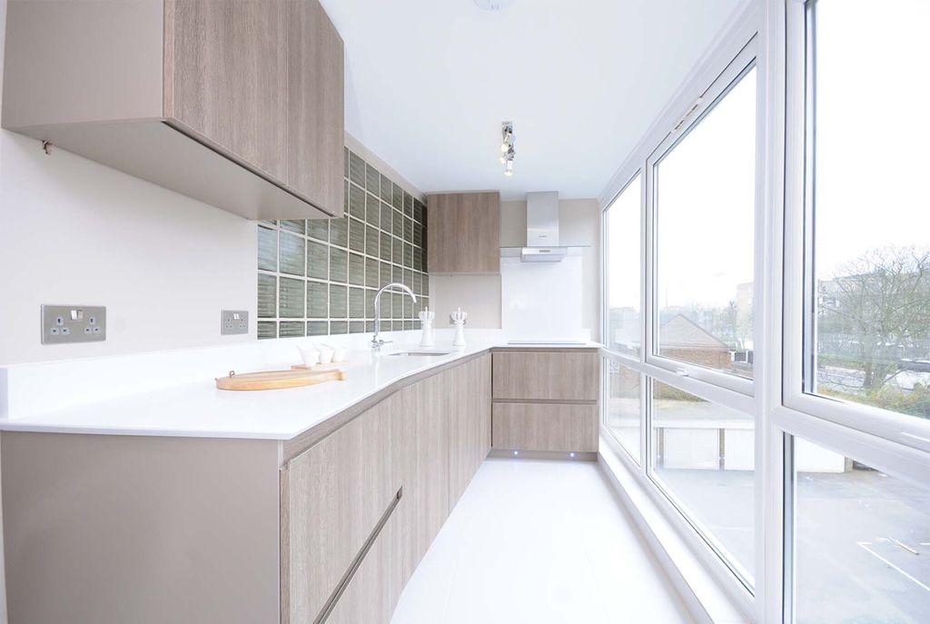 Property photo 2 of 9 Kitchen