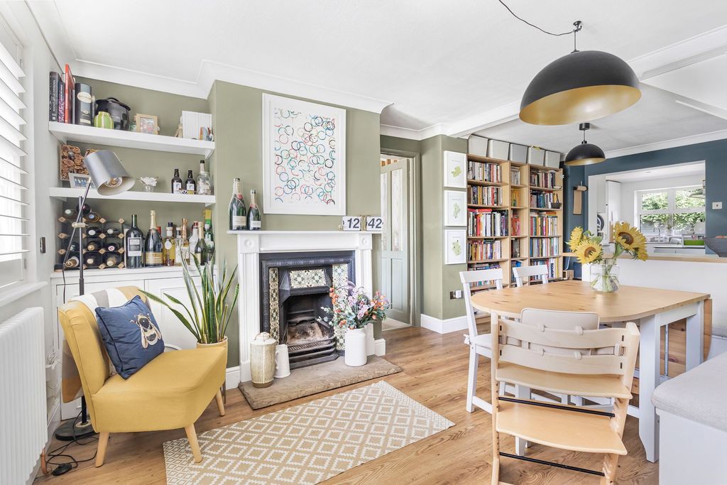 Property photo 2 of 36