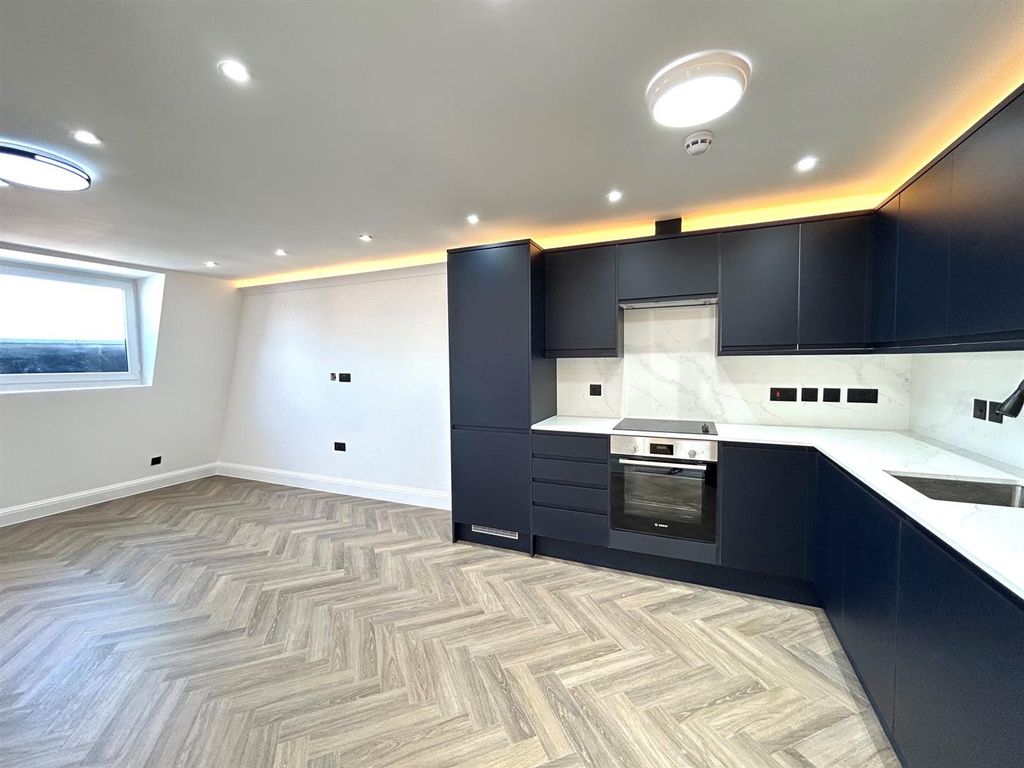 Property photo 1 of 6 Kitchen 1.Jpg