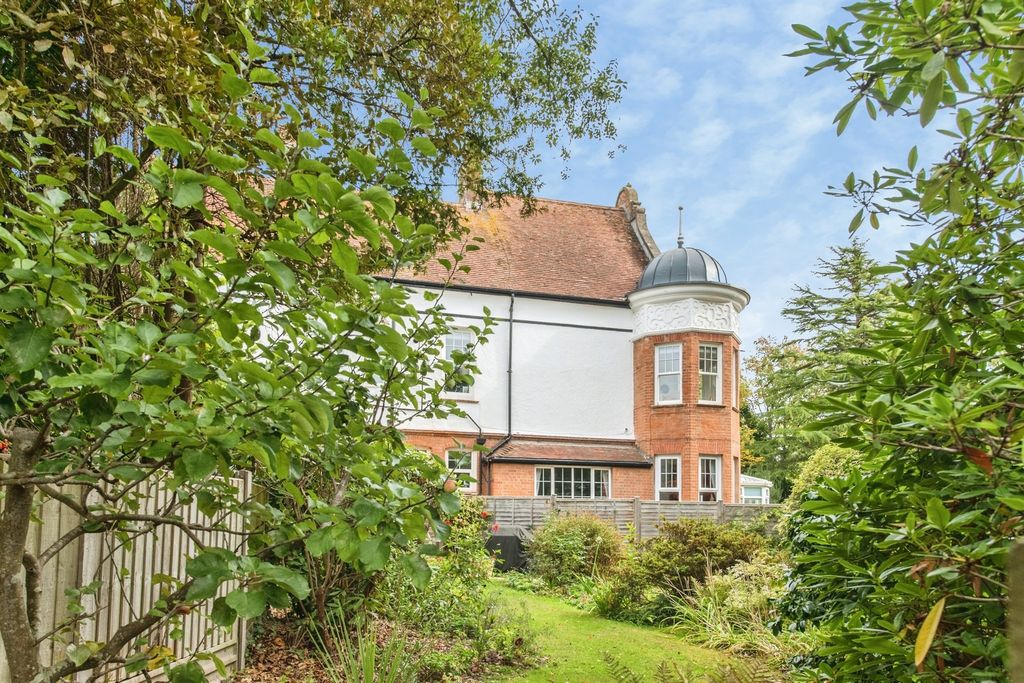 Property photo 1 of 17