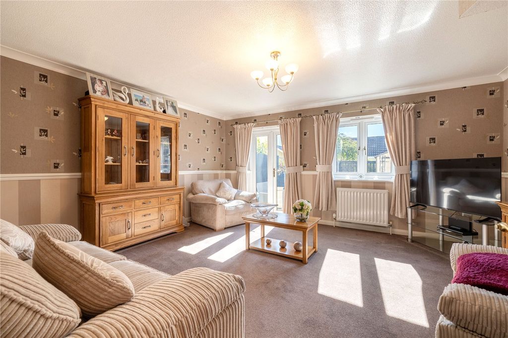 Property photo 2 of 20 Picture No. 37