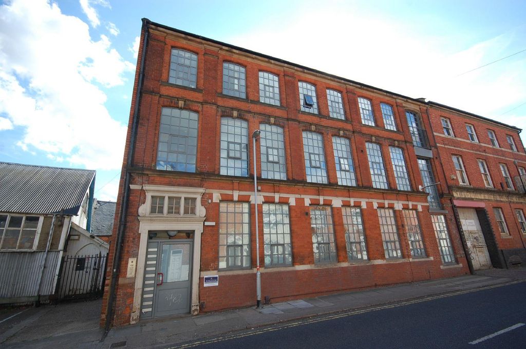 Property photo 1 of 5 Outside.Jpg