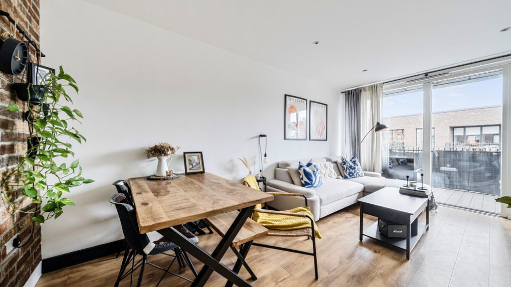 Property photo 3 of 20