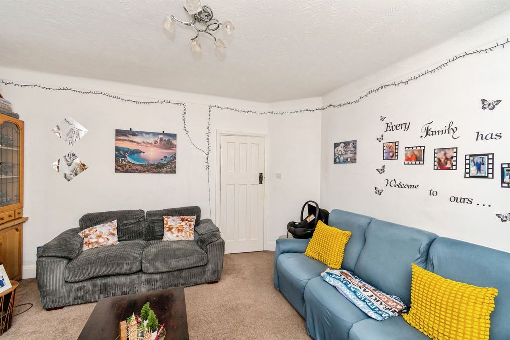 Property photo 3 of 22