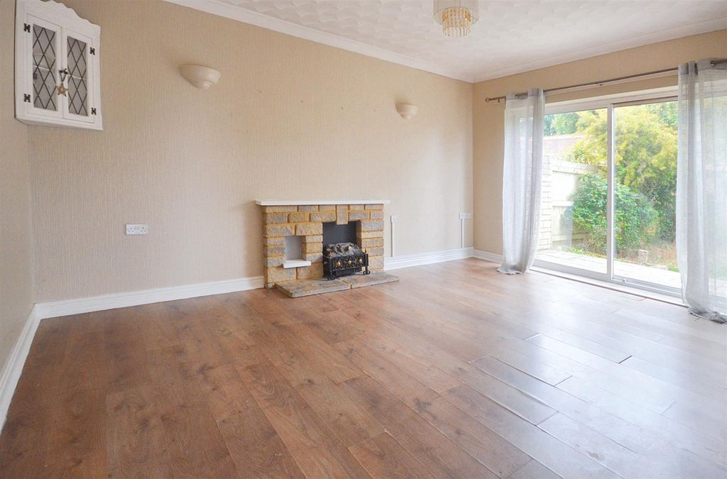 Property photo 2 of 12 Sitting Room