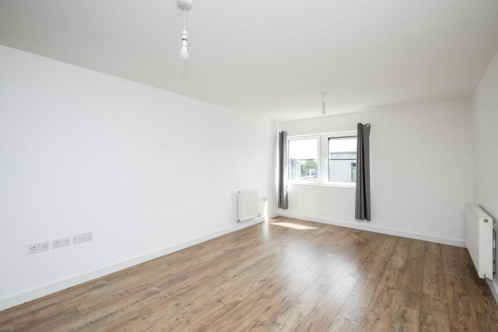 Property photo 3 of 8 Reception Room