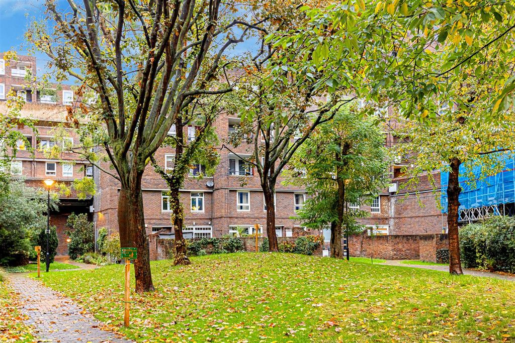 Property photo 2 of 21 Midway House (2).Jpg