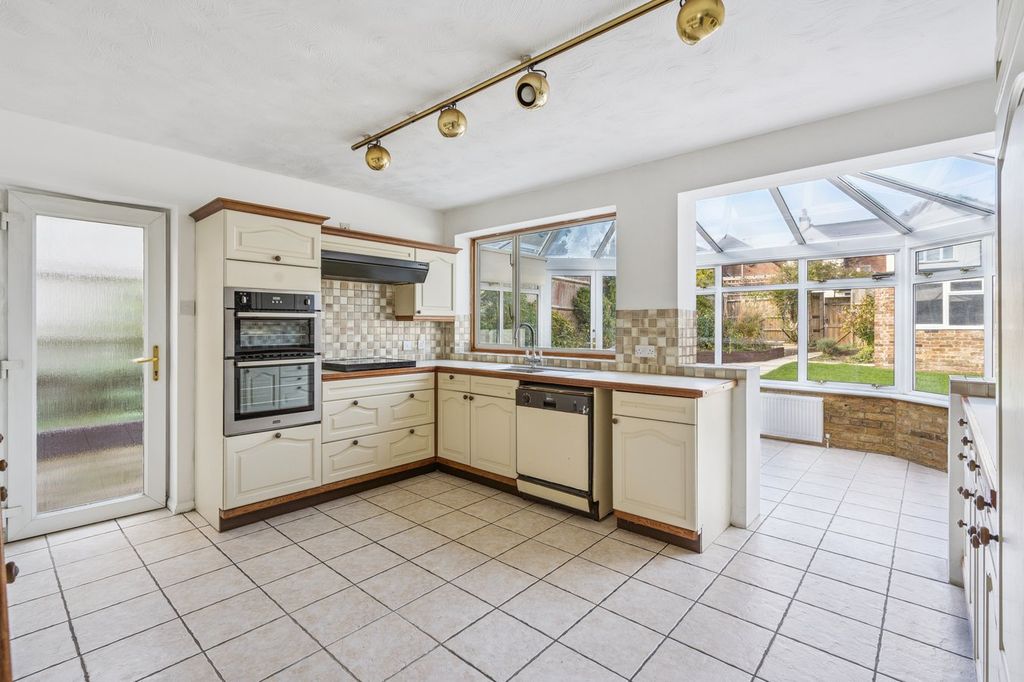 Property photo 3 of 26